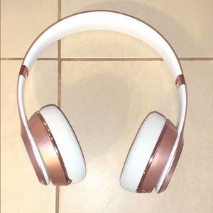 Beats Solo3 wireless headphones